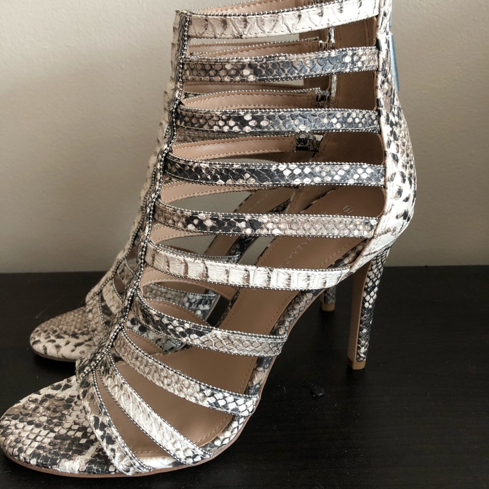 BRAND NEW BCBG Heels 8.5